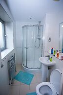 Remarkable 2-bed Apartment With Sea View