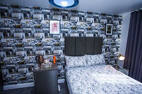 Remarkable 2-bed Apartment With Sea View