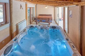 Villa Simac With Pool and Whirlpool
