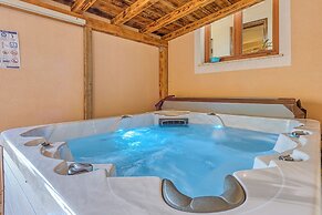 Villa Simac With Pool and Whirlpool
