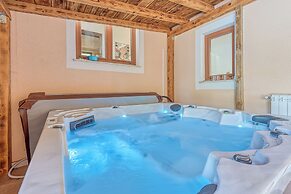 Villa Simac With Pool and Whirlpool