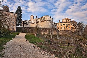 Villa Simac With Pool and Whirlpool