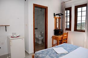 Paradeisos Double Room With Sea View 4