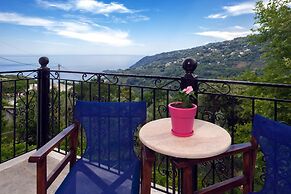 Paradeisos Partment With Sea View