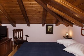 Barbarella Deluxe Maisonette