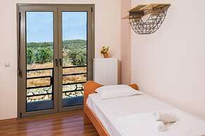 City View Apartment in Volos