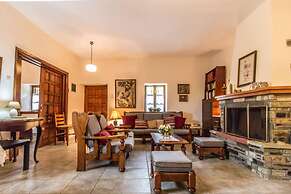 Calliope s Stone Manor