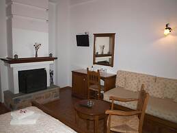 Heliodora Comfort Triple Room 2