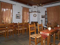 Heliodora Comfort Triple Room 2