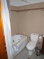 Heliodora Deluxe Triple Room 3