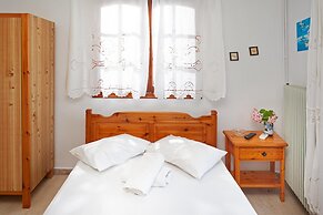 Paradeisos Double Room With Balcony 2