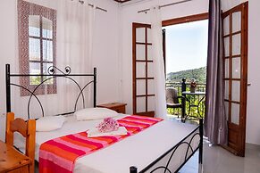Paradeisos Double Room With Balcony 2