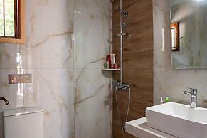 Paradeisos Double Room With Balcony 2