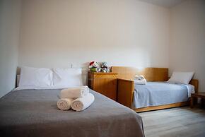 Betty s 4 Seasons in Agria