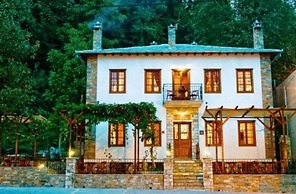 Heliodora Luxury Triple Room 4