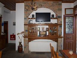 Heliodora Luxury Triple Room 4