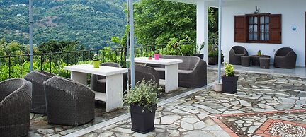 Paradeisos Double Room With Balcony 5