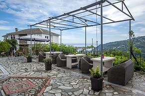 Paradeisos Double Room With Balcony 5