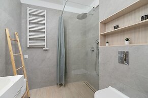 Deluxe Studio 4 Guests by Renters