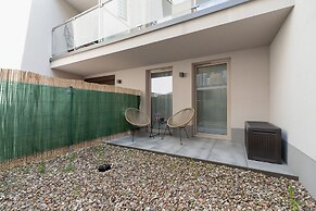 Deluxe Studio 4 Guests by Renters