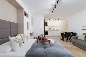 Deluxe Studio 4 Guests by Renters