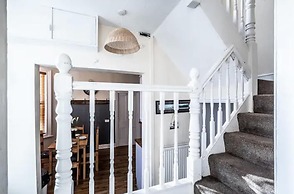 The Boat House Sleeps 4 Pet Friendly