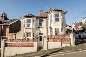 Charming 2-bed House in Dawlish Town Centre