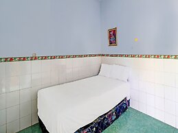 SPOT ON 92399 Hotel Sekar Jagat Near Pantai Baluk Rening