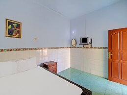 SPOT ON 92399 Hotel Sekar Jagat Near Pantai Baluk Rening
