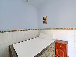 SPOT ON 92399 Hotel Sekar Jagat Near Pantai Baluk Rening