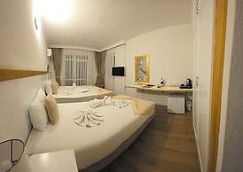 Far Life Hotel