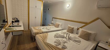 Far Life Hotel
