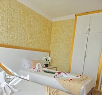 Far Life Hotel
