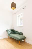 Spacious 3-bed House With car Park Near Heathrow