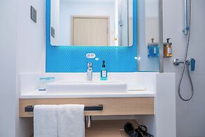 Holiday Inn Express Shanghai Pudong Airport by IHG