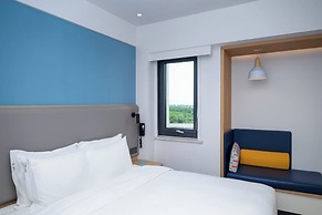 Holiday Inn Express Shanghai Pudong Airport by IHG