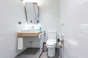 Holiday Inn Express Shanghai Pudong Airport by IHG