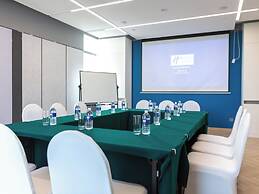 Holiday Inn Express Shanghai Pudong Airport by IHG