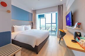 Holiday Inn Express Shanghai Pudong Airport by IHG
