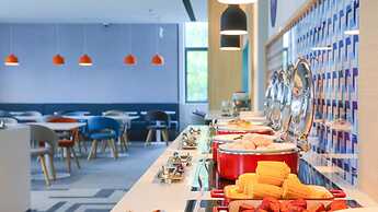 Holiday Inn Express Shanghai Pudong Airport by IHG