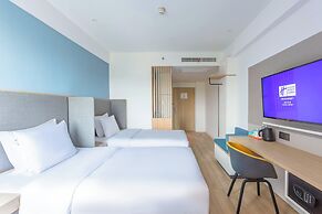 Holiday Inn Express Shanghai Pudong Airport by IHG