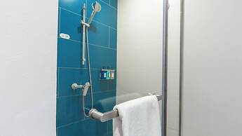 Holiday Inn Express Shanghai Pudong Airport by IHG