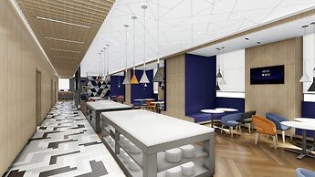 Holiday Inn Express Shanghai Pudong Airport by IHG