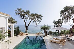 Nisos Private Pool Beach Villa