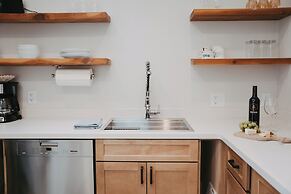 Goldsmith's Riverfront Inn