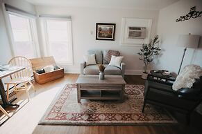 Goldsmith's Riverfront Inn