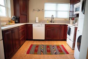 Goldsmith's Riverfront Inn