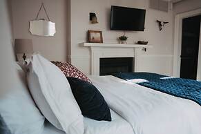 Goldsmith's Riverfront Inn