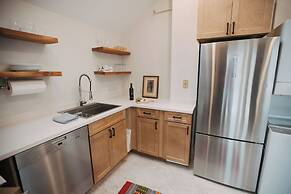 Goldsmith's Riverfront Inn