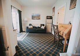 Goldsmith's Riverfront Inn